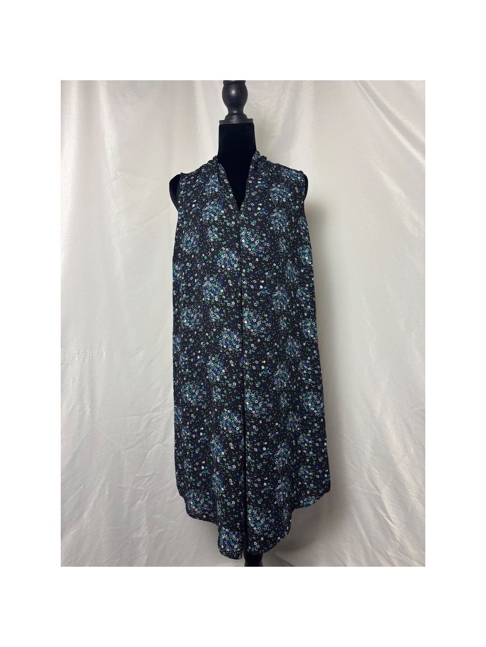 Stork & Babe Maternity Dress Medium Black Blue Green Floral V-Neck Sleeveless - Picture 1 of 6